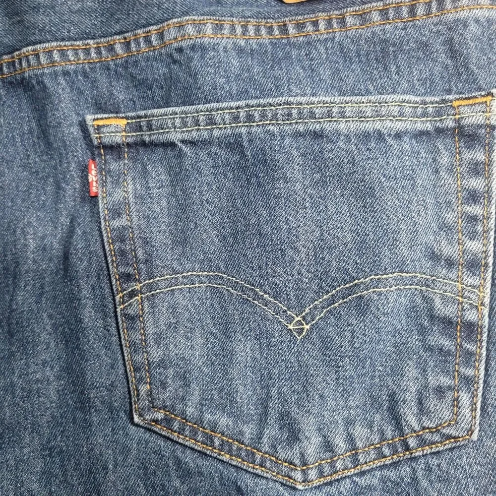 Levi's 550 Jeans Mens 46x32 Blue Med Wash Relaxed Tapered Zip Fly Denim Cotton